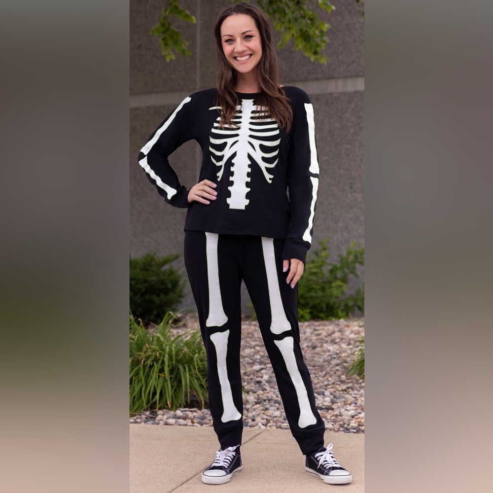 Glow in The Dark Skeleton Pajamas Shirt & Pants HALLOWEEN NEW WITH TAGS